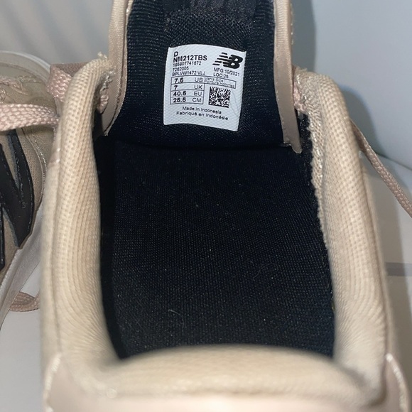New Balance 212 ProCourt Size 7.5. - Picture 13 of 13
